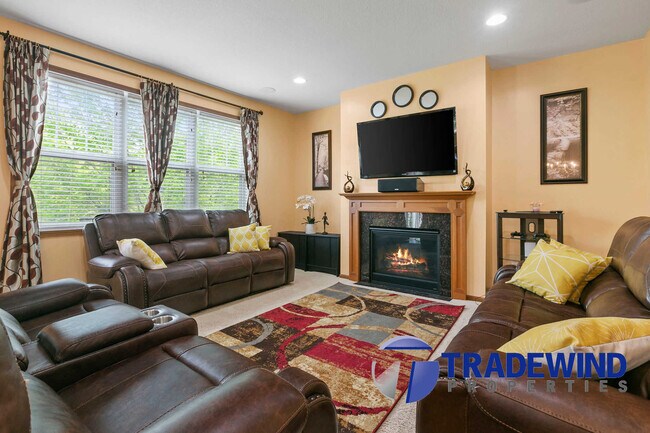 Foto del edificio - 15850 Elmwood Ln