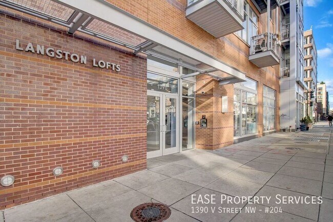 Building Photo - 1390 V St NW