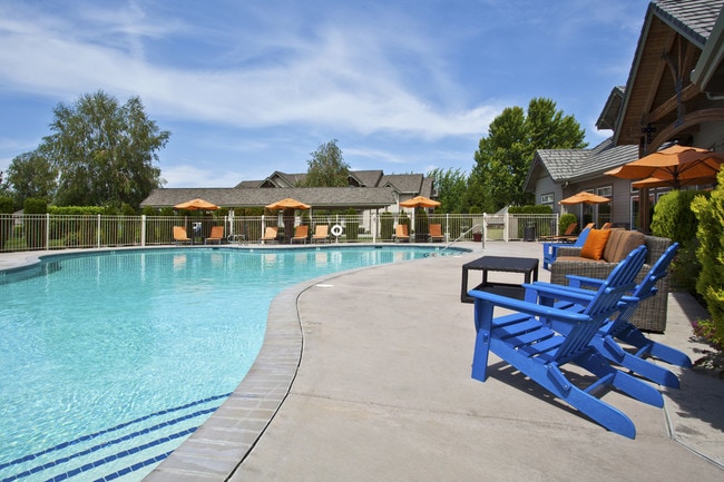 WiFi On Pool Deck - Grandridge Place