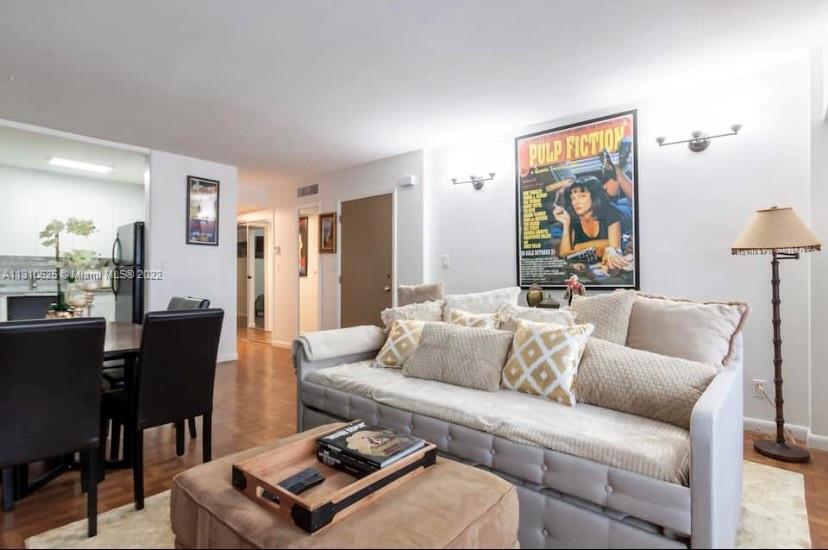 Fort Lauderdale, 
                        , –