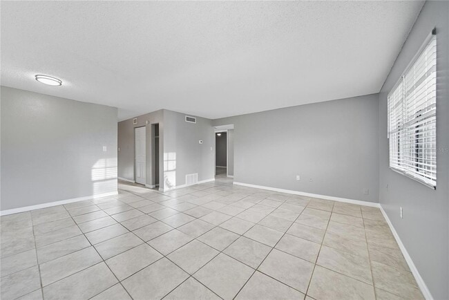 Building Photo - 12401 Oak Cedar Pl