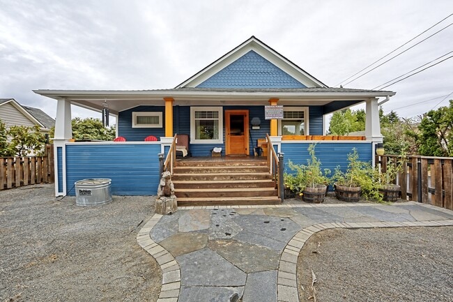 Building Photo - 5825 SE Holgate Blvd Unit A