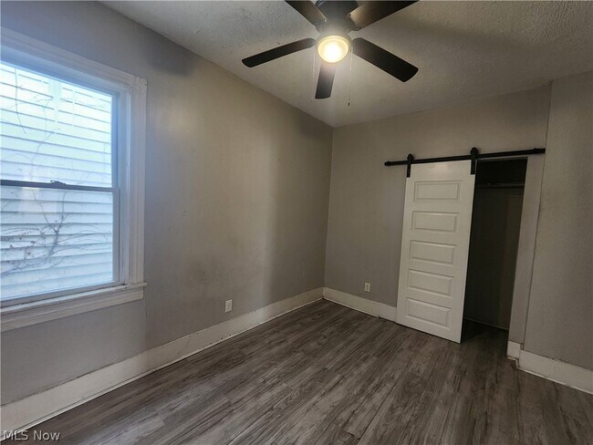 Foto del edificio - 3709 E 69th St