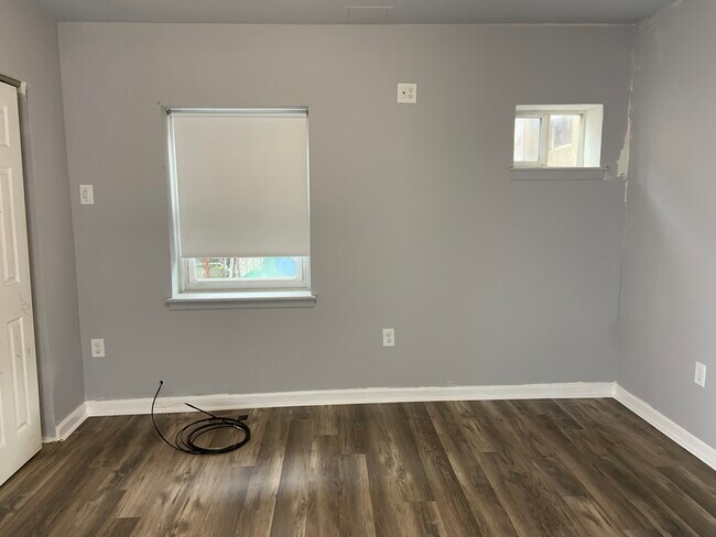 Dormitorio - 3355 Frankford Ave