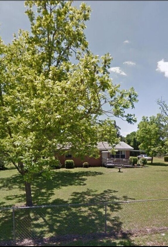 Primary Photo - 2052 Roberts Dr