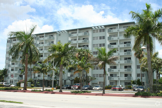 Building Photo - Les Monttellier Apartments