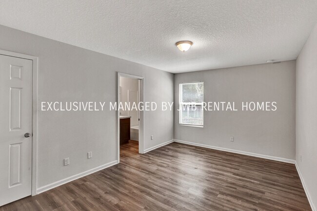 Foto del edificio - 904 Huron St