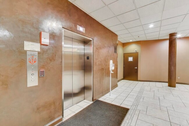 Building Photo - 1133 S Wabash Ave