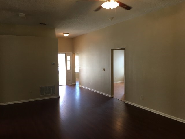 Foto del edificio - 1836 Northglen Cir