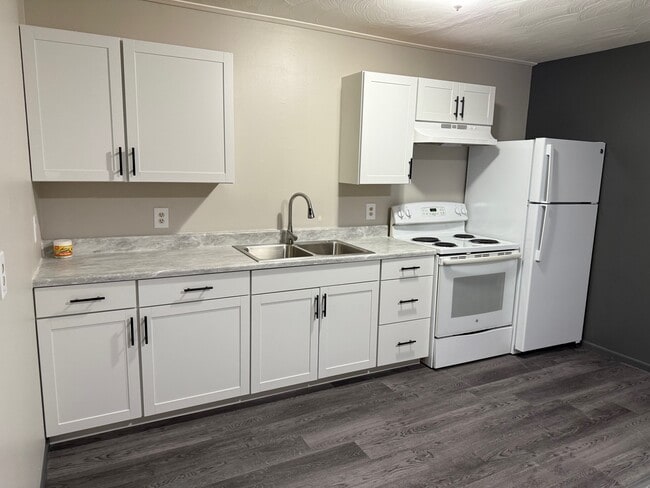 Building Photo - 1022 WV-34