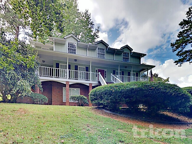 Foto del edificio - 1516 Maple Ridge Dr