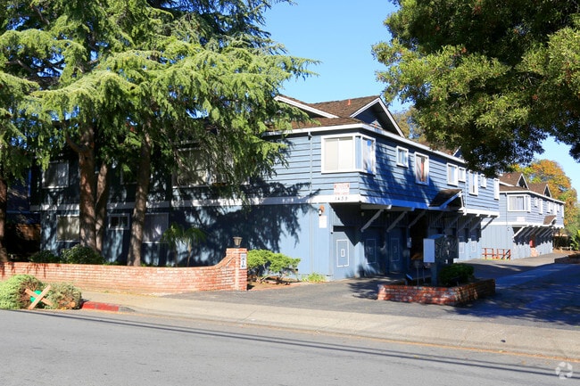 Building Photo - Kentfield