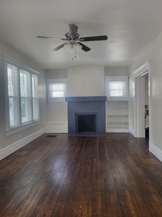 Foto del edificio - 230 Rugg Ave