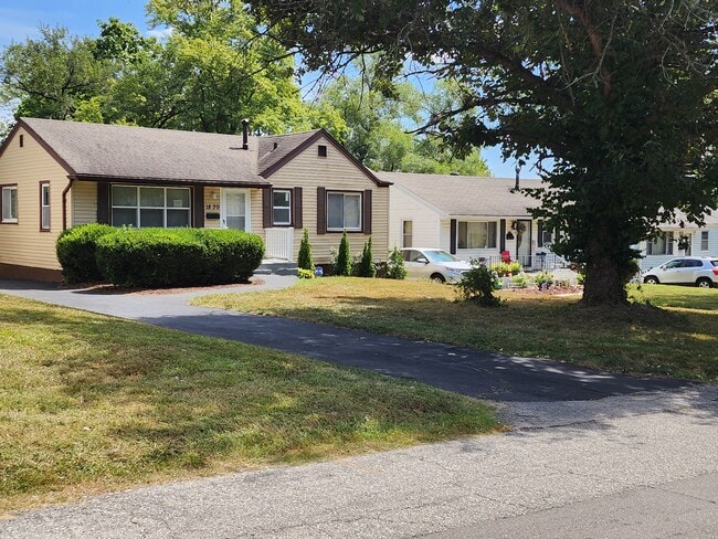 Foto del edificio - 1830 Ferguson Ave