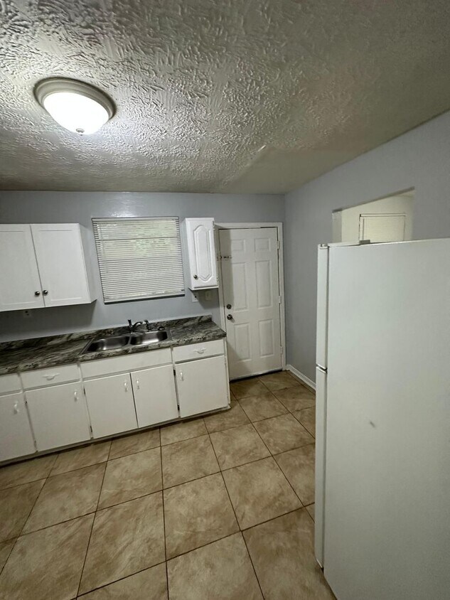 Foto principal - 1632 8th St W