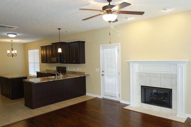 Foto del edificio - 104 Read Tavern Rd
