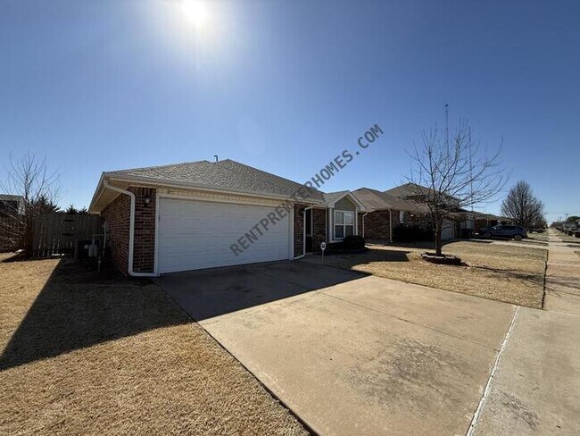 Building Photo - 3116 SE 96th St