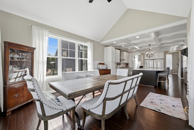 Foto del edificio - 115 Reliance Woods Dr