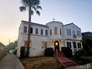 Building Photo - 5723 Huntington Dr