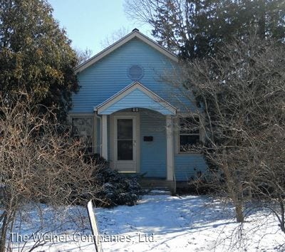 Primary Photo - 2 br, 1 bath House - 512 N. James St.