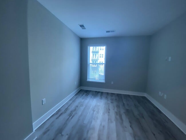 Interior Photo - ONE501