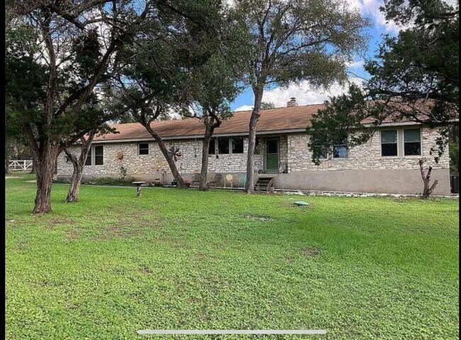 Building Photo - 2.35-acre farmhouse in the heart of Cedar Park available for rent!