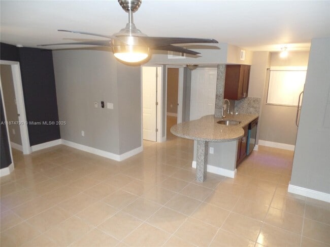 Foto del edificio - 2890 N Oakland Forest Dr