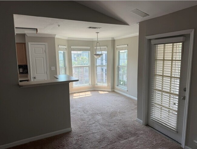 Comedor - 700 Daniel Ellis Dr