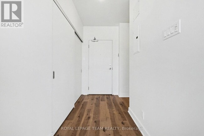 Building Photo - 360 McLeod St