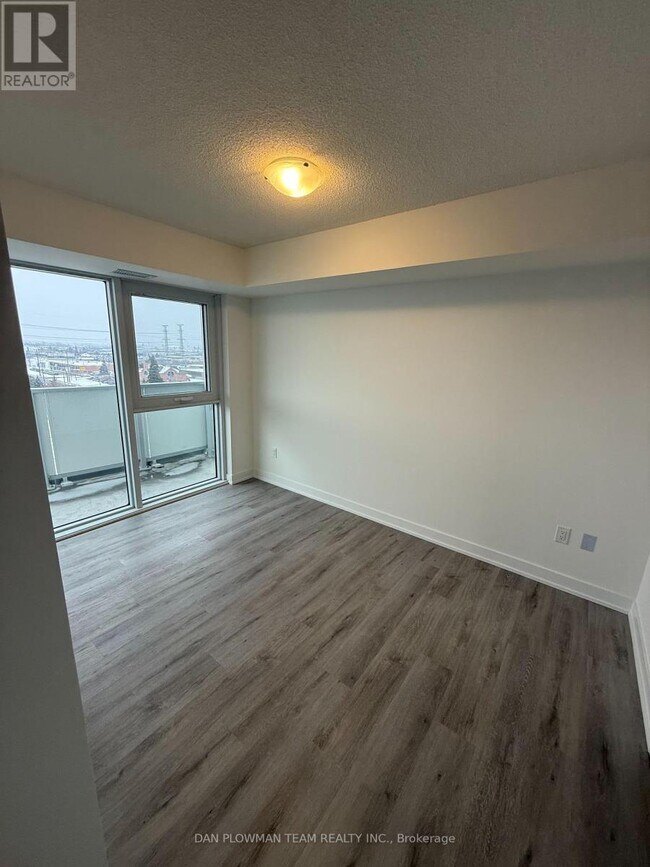 Photo du bâtiment - 1010 Sandy Beach Rd