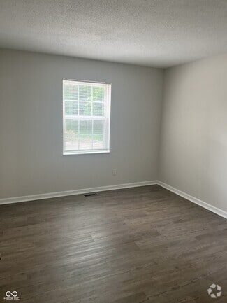 Building Photo - 421 Lark Ct
