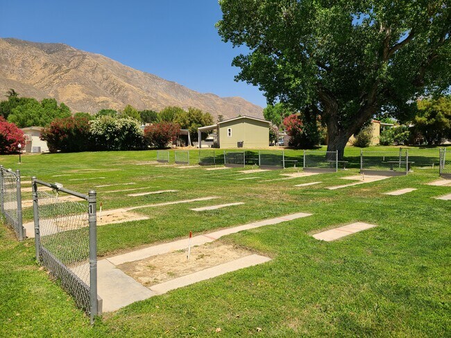 Building Photo - Country Lake Mobile Home Community