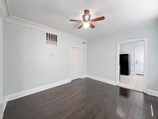 Building Photo - 8856 S Lowe Ave
