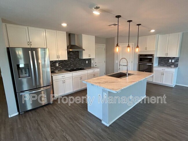 Foto del edificio - 16549 W Sierra St