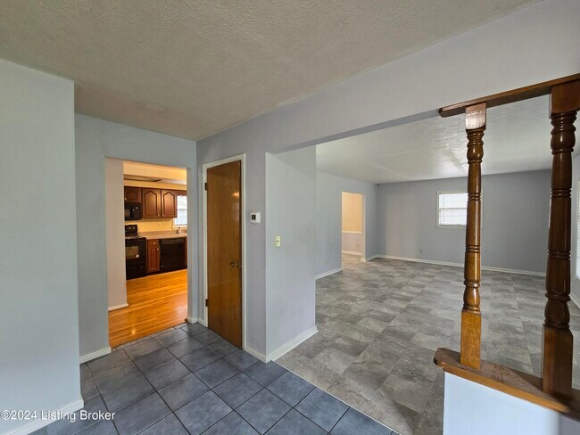 Foto del edificio - 4515 Lambert Rd