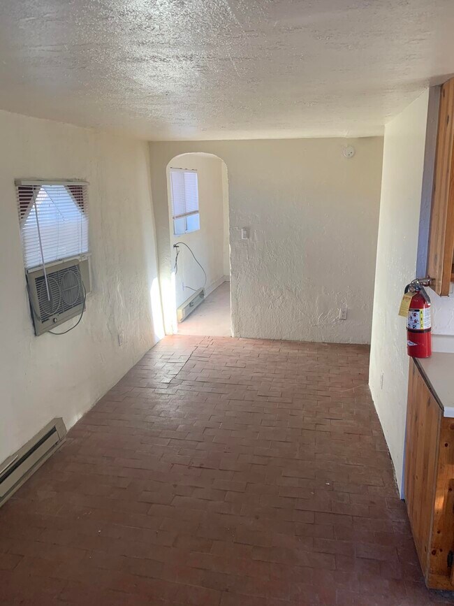 Foto del edificio - 2406 Dora Ave NW