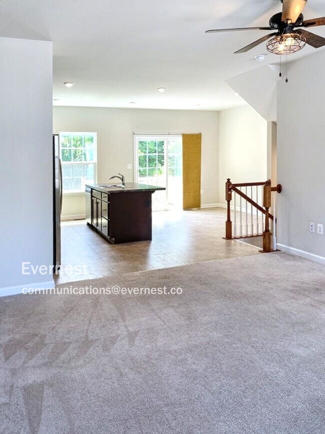 Foto del edificio - 8433 Devries Ln