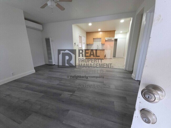 Building Photo - 1518 Palm Dr