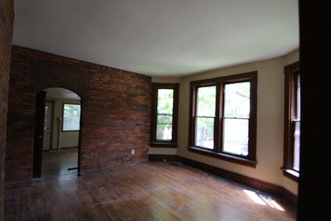 Puertas de garaje de 13 pies de alto - 308 Wilber Ave