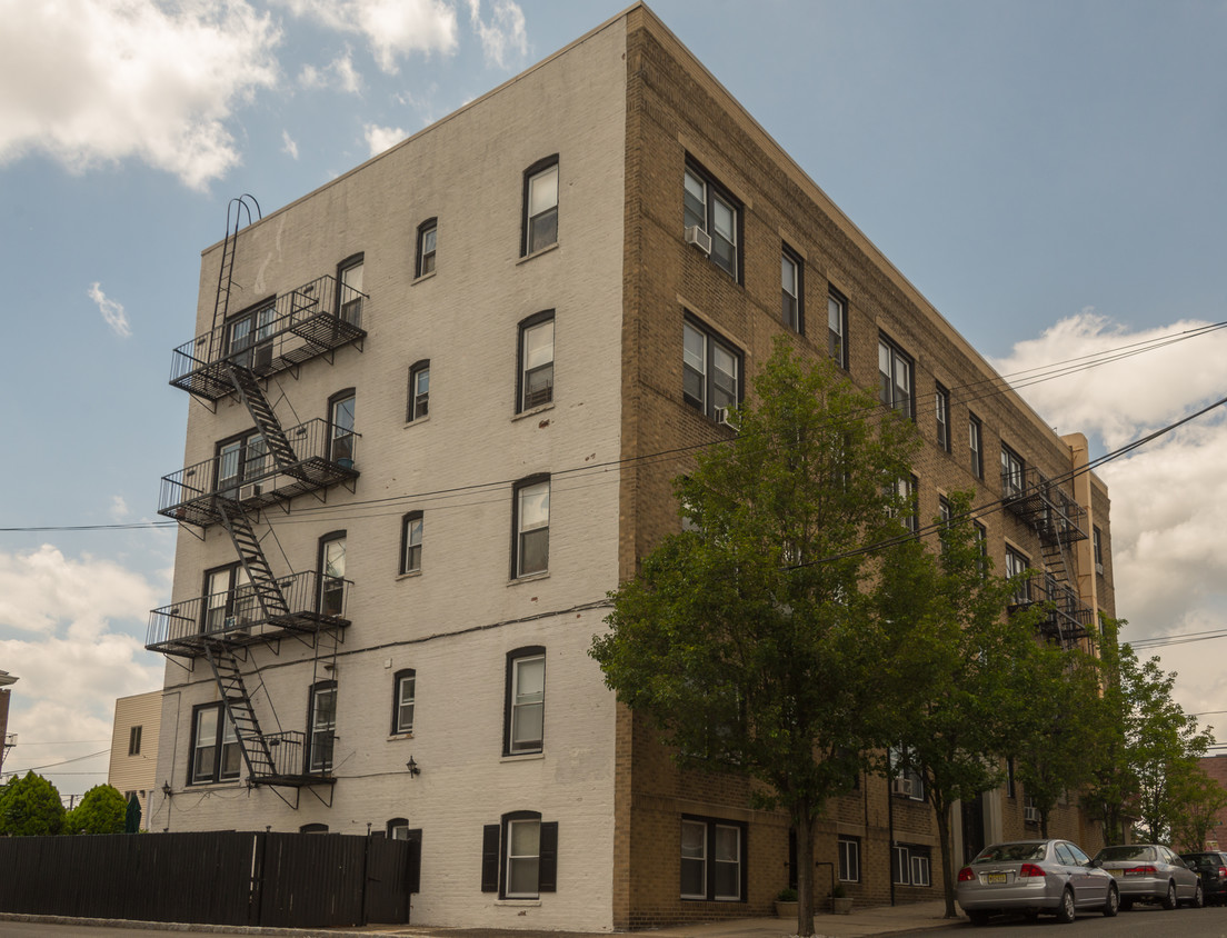 Anderson Court Apartments in Cliffside Park NJ Apartments com