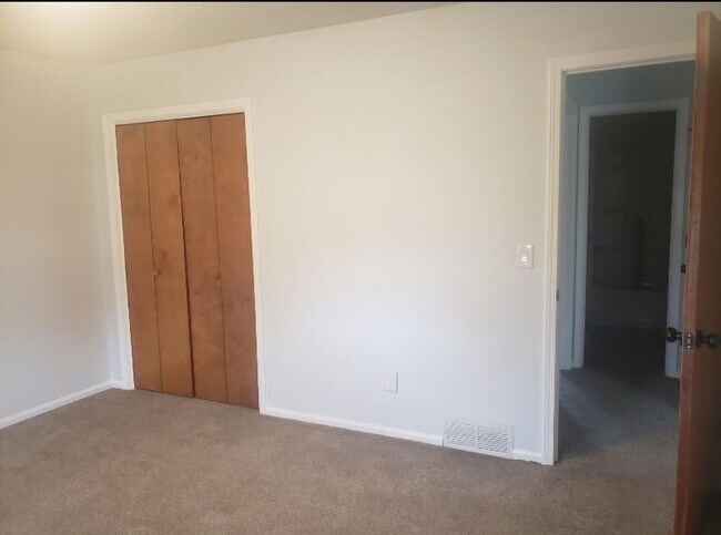 Foto del edificio - 4073 Cottage Grove Rd