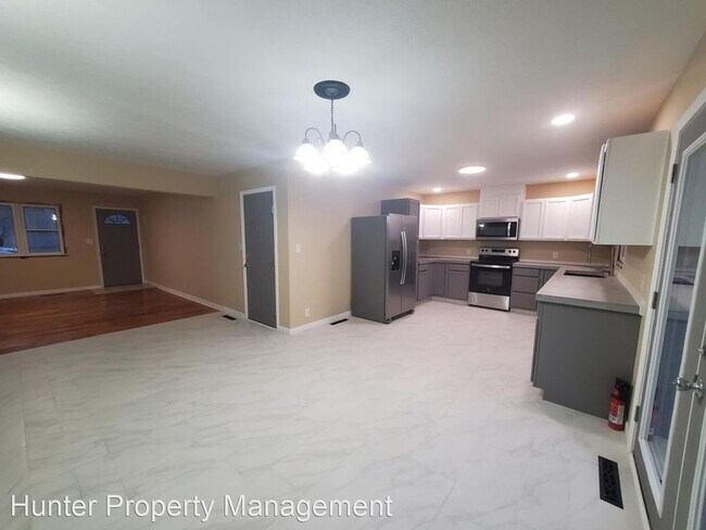 Building Photo - 3 br, 2 bath House - 1540 E Crestview St.