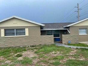 Building Photo - 997 Nicklaus Dr