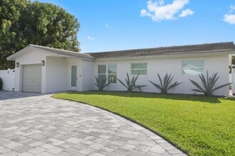 Building Photo - 2798 NE 2nd Ave