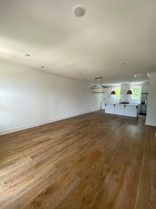 Foto del edificio - 2033 Maple View Ln