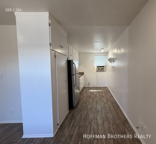 Foto del edificio - 15632 Leadwell St