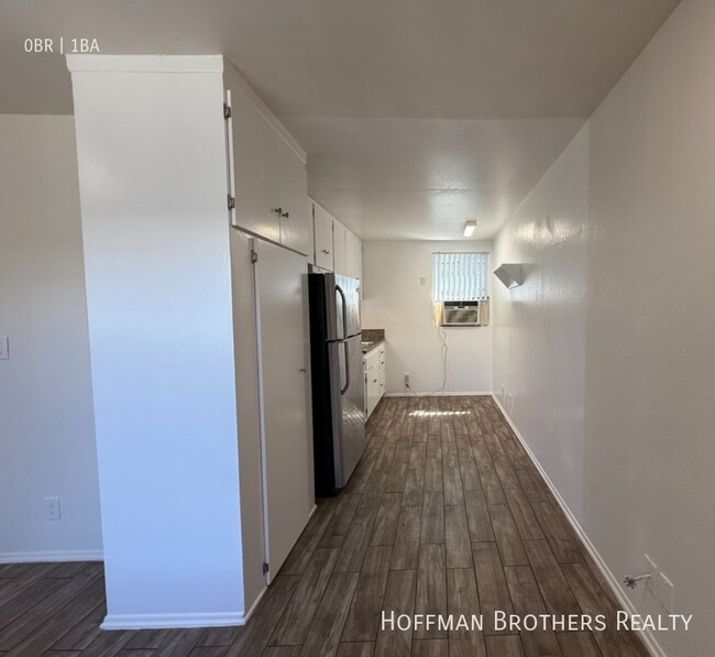 Building Photo - 15632 Leadwell St