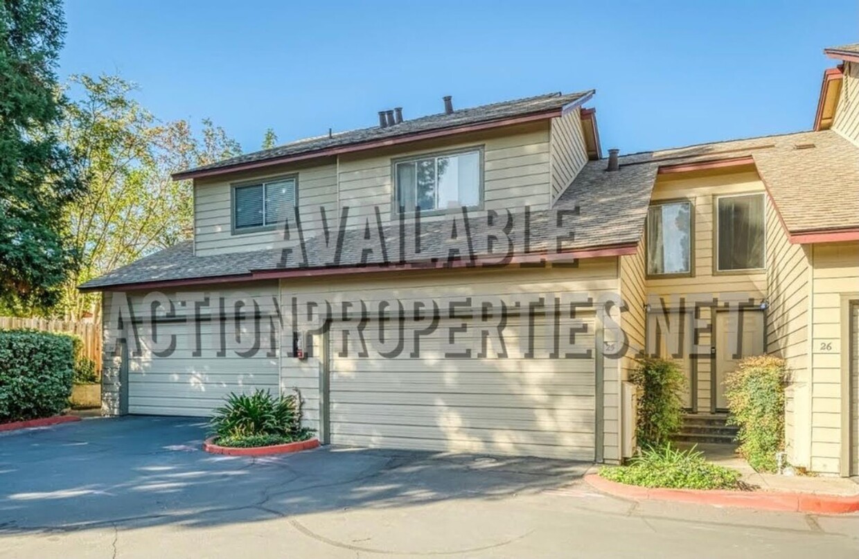 Primary Photo - Central Roseville- Townhome - 2 Bed, 1.5 B...