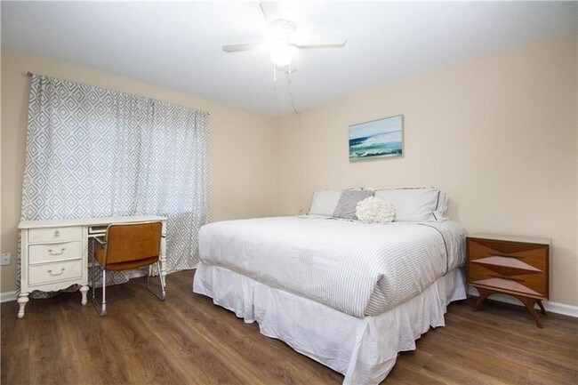 Foto del edificio - 2121 NE 36th St