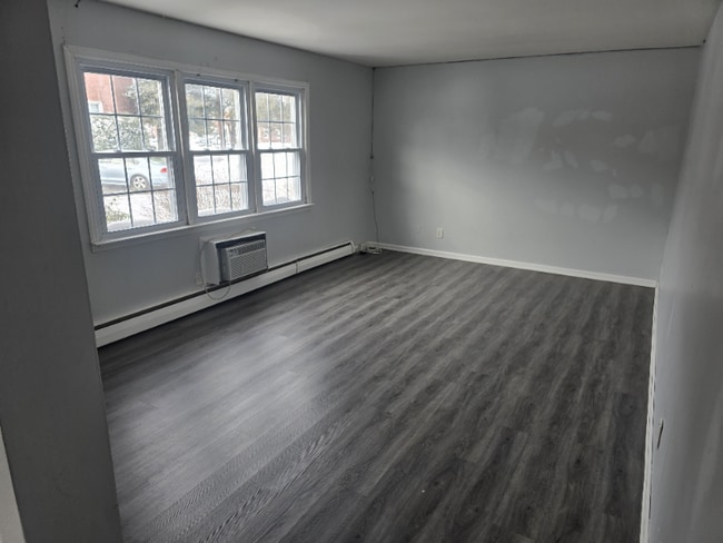 Building Photo - 364 Westwood Ave